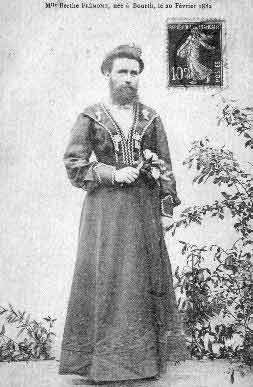 femme a barbe